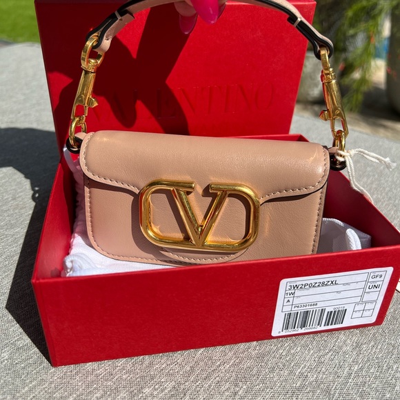 Valentino, leather micro V bag with Crossbody chain and top handle - Picture 8 of 16